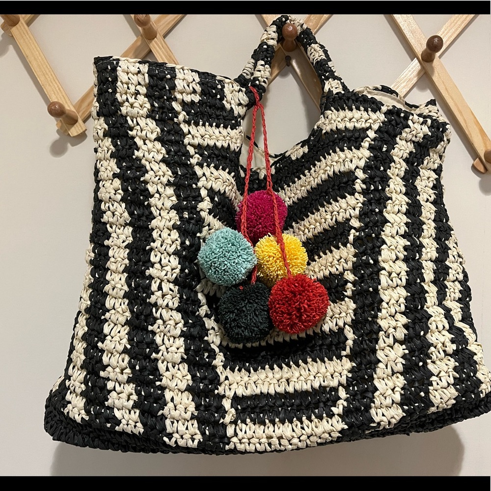 Fun Venus Straw Bag With Tassels
